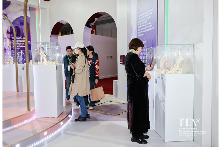 percossi-papi-shanghai_0006_IMG_2025-opq4102606461